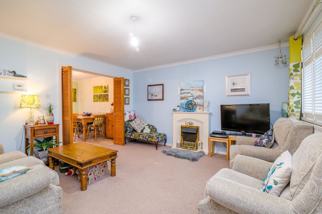 Property photo 3 of 23