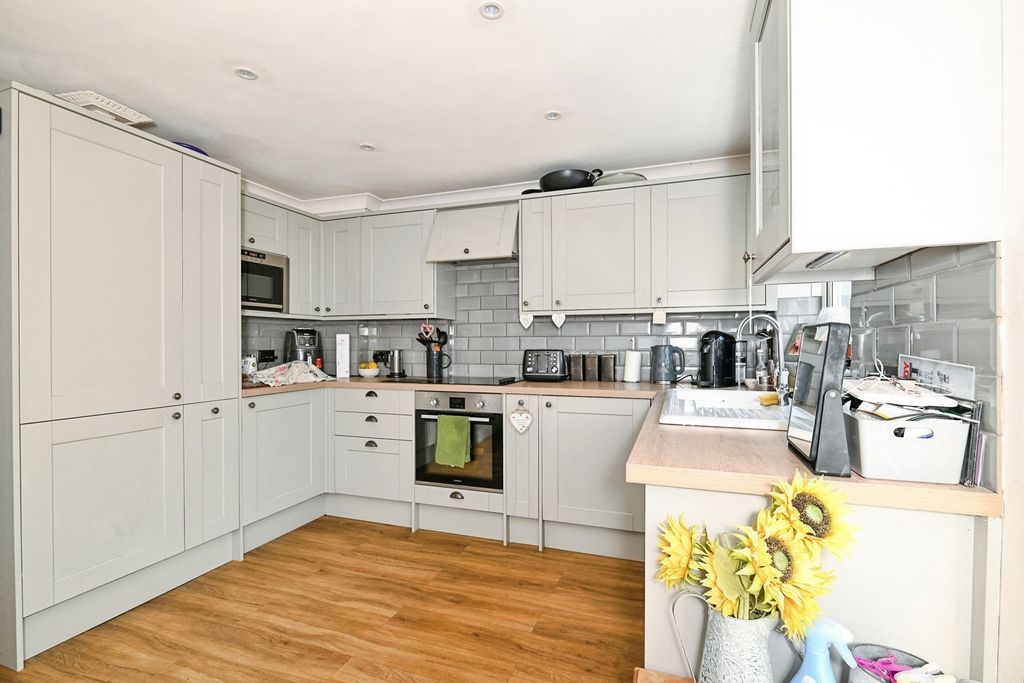 Property photo 3 of 20 Pbox-Img.Jpg