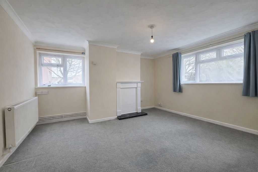 Property photo 3 of 5 Photo 4