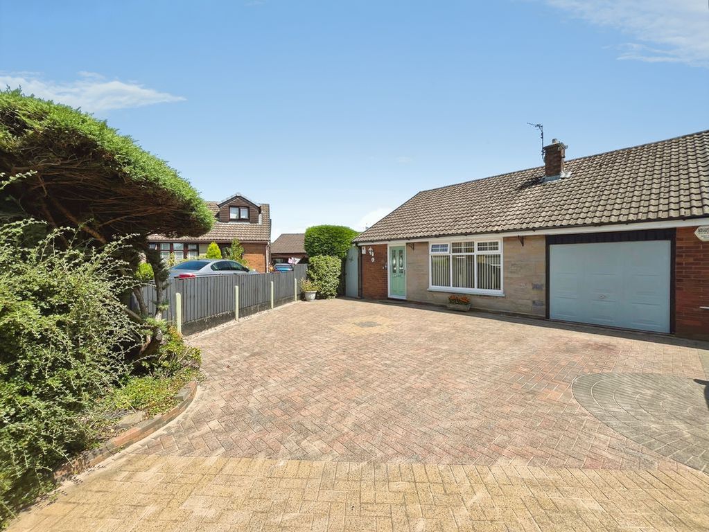 Property photo 1 of 19 Outside