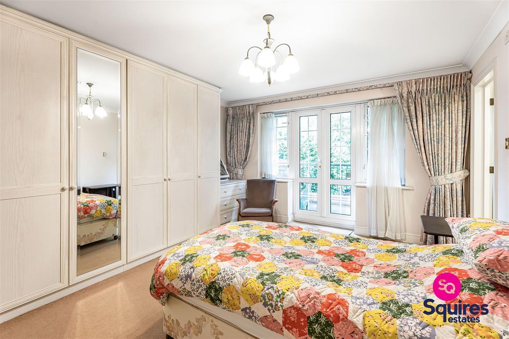 Property photo 3 of 21