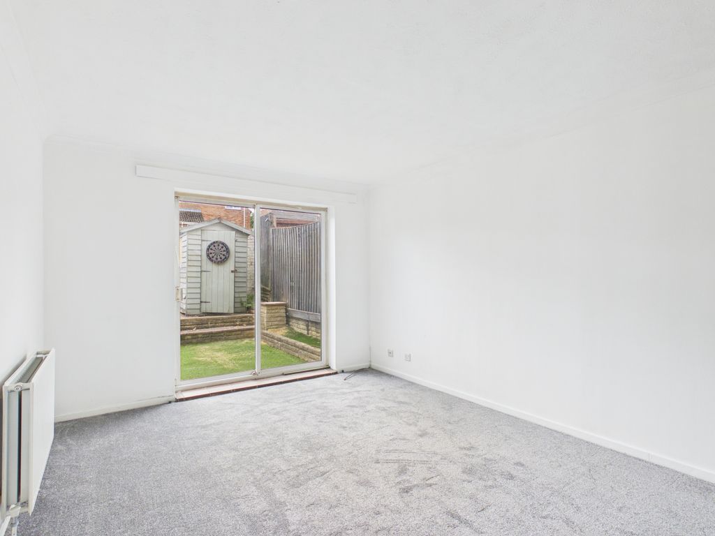 Property photo 3 of 13 Cam01984G0-Pr0657-Still001