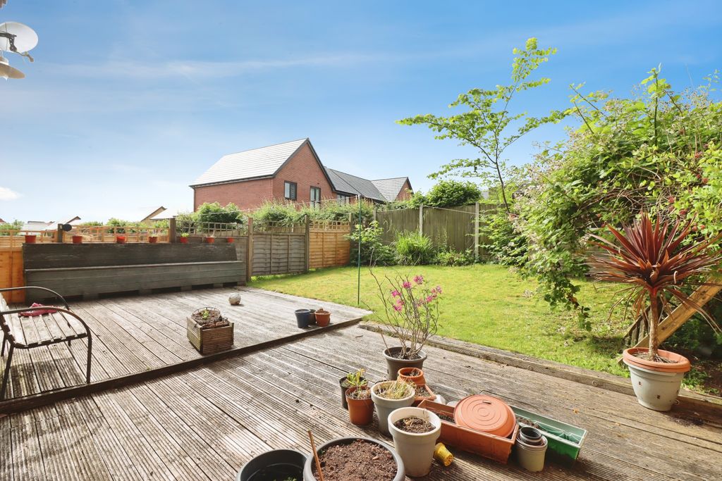 Property photo 2 of 15