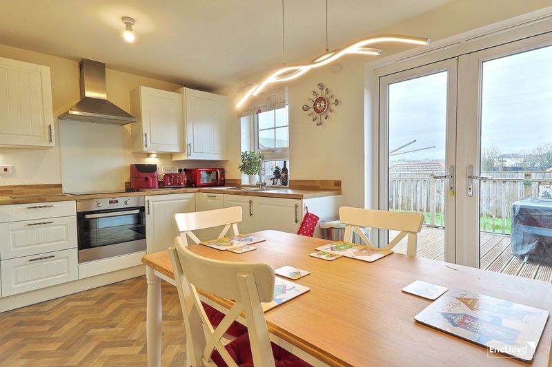 Property photo 3 of 15 Photo 10