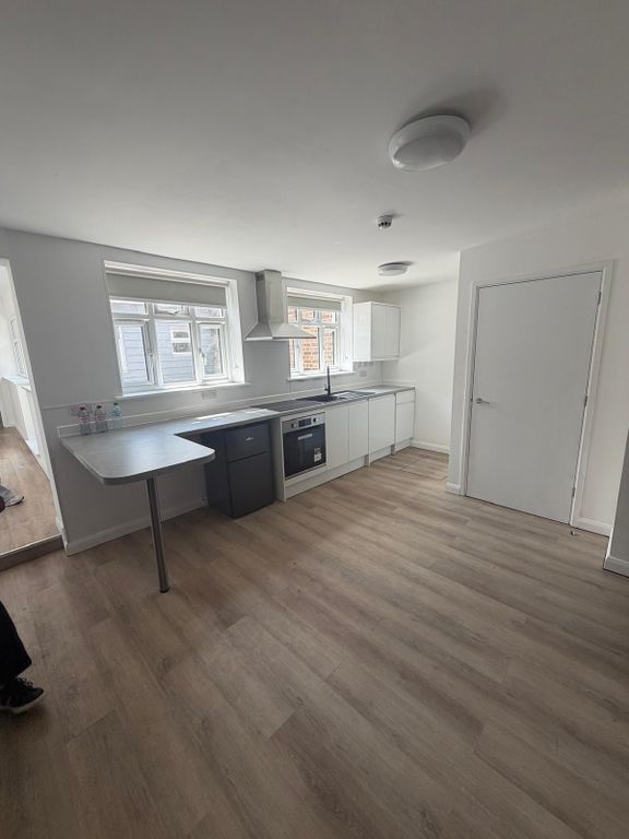 Property photo 1 of 9 1 Bed Flat To Rent Peckham High Street, London Se15