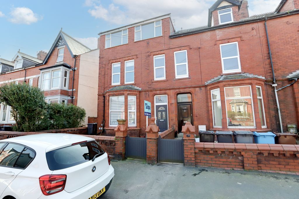 Property photo 1 of 16 Exterior