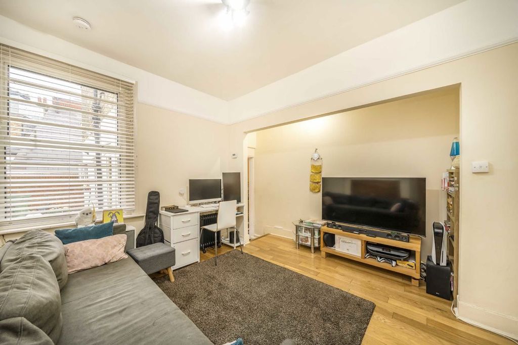 Property photo 2 of 6