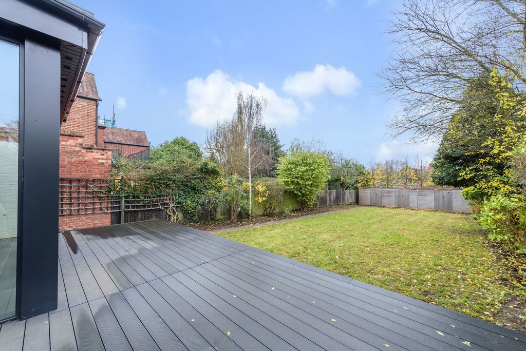 Property photo 1 of 28