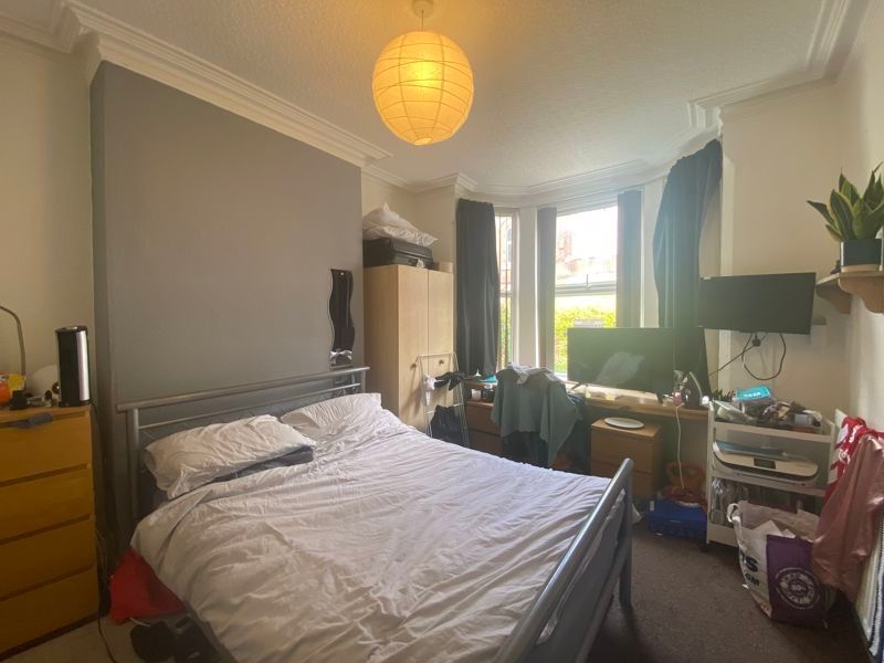 Property photo 1 of 8 Photo 3