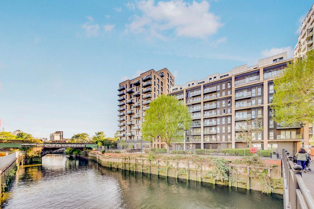 Property photo 1 of 11 Exterior