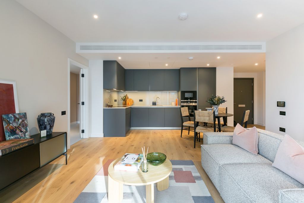 Property photo 3 of 11 Gallery