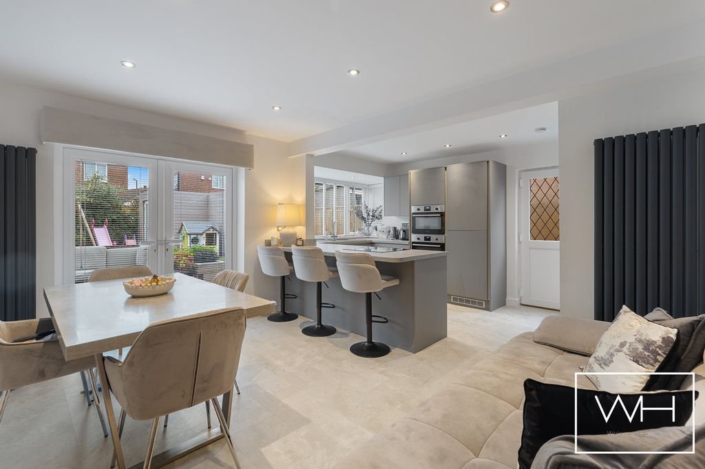 Property photo 3 of 20 17 St Giles Gate, Cusworth 06_297