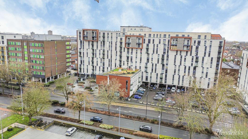 Property photo 1 of 27