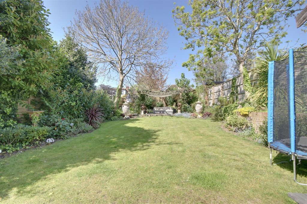 Additional image 9 of 5 bed detached house for saleBrecon Avenue, Portsmouth PO6