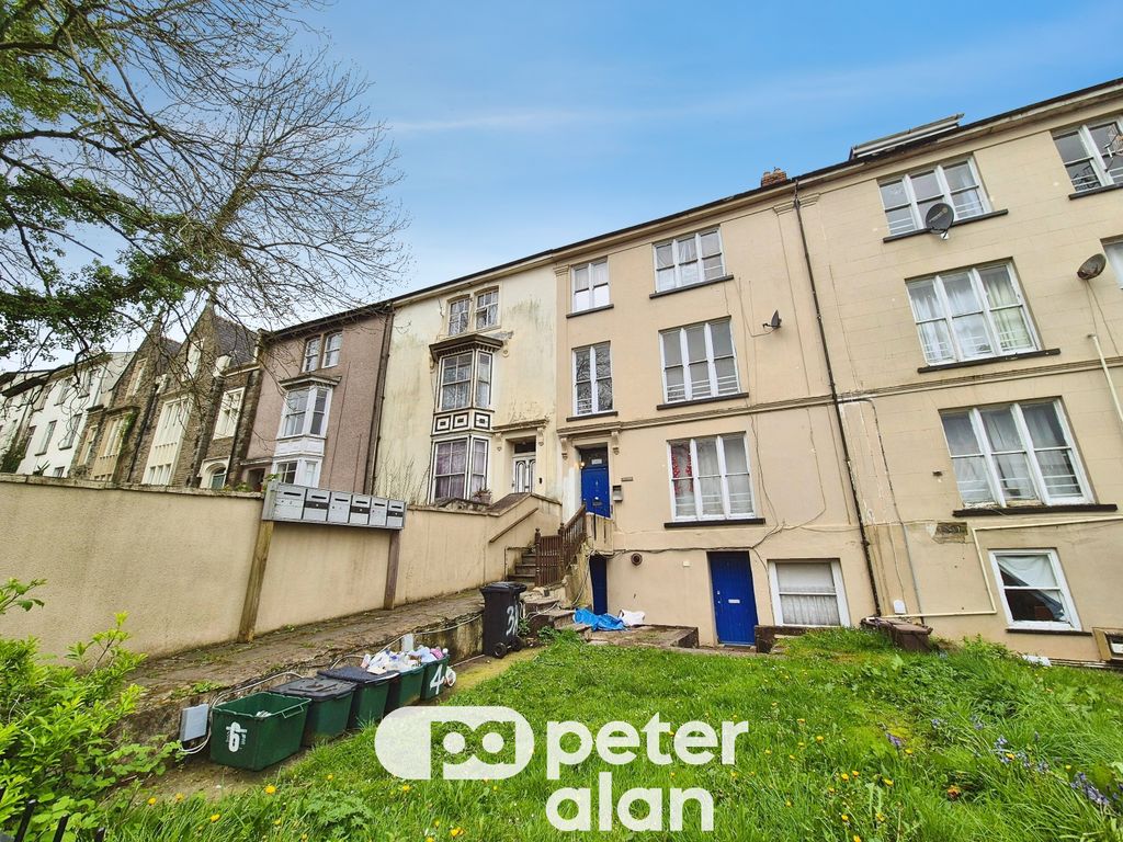 Property photo 1 of 6