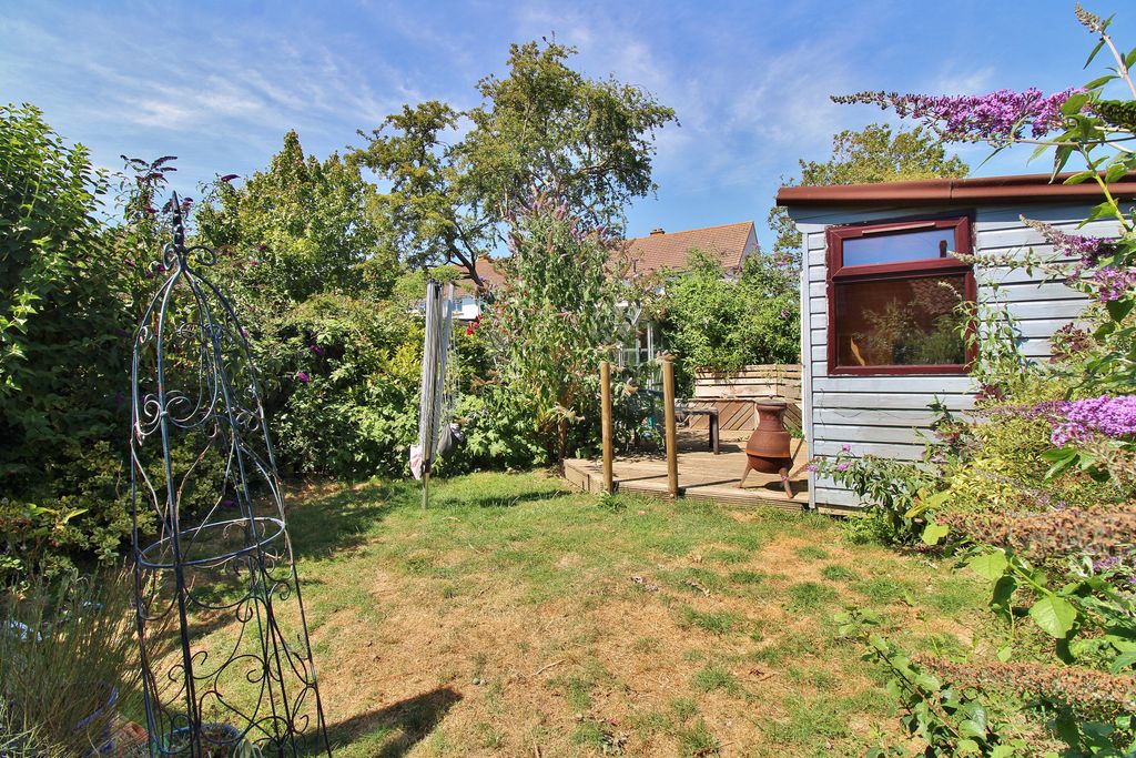 Property photo 2 of 21