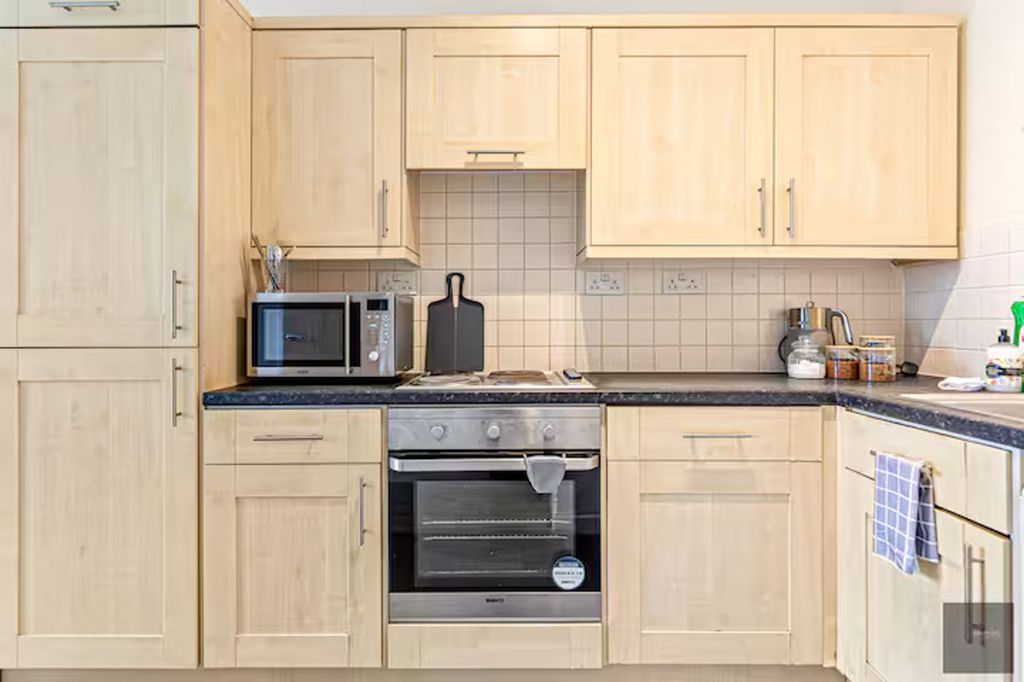 Property photo 3 of 7 Kitchen