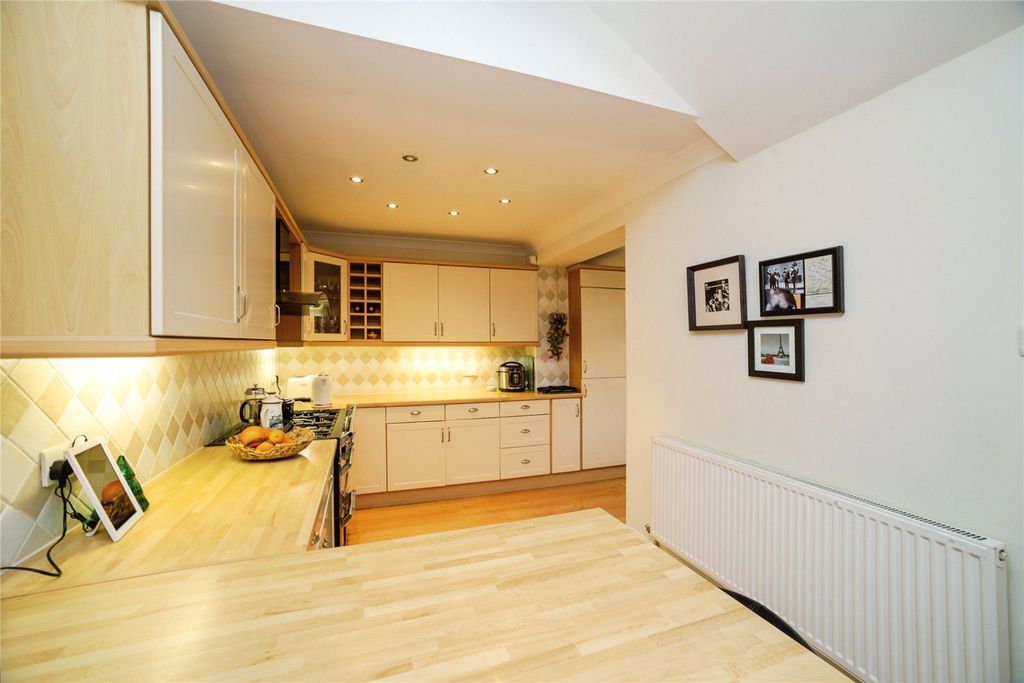 Property photo 2 of 24 Picture No. 42
