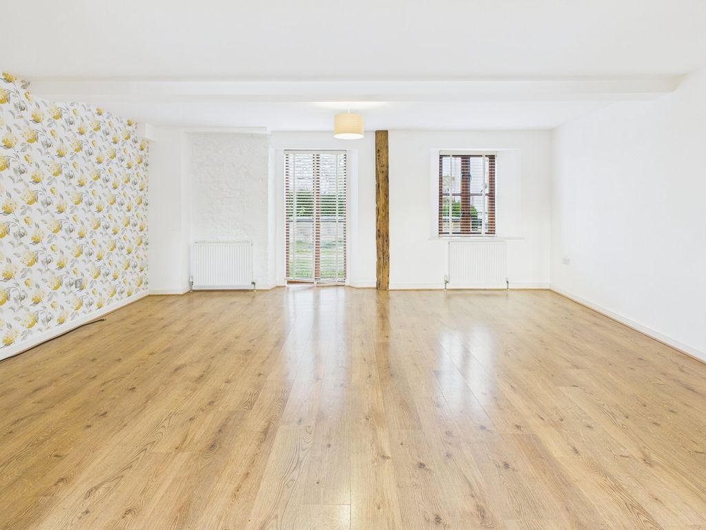 Property photo 3 of 21