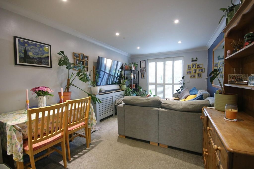 Property photo 3 of 15 liv1 (32).Jpg