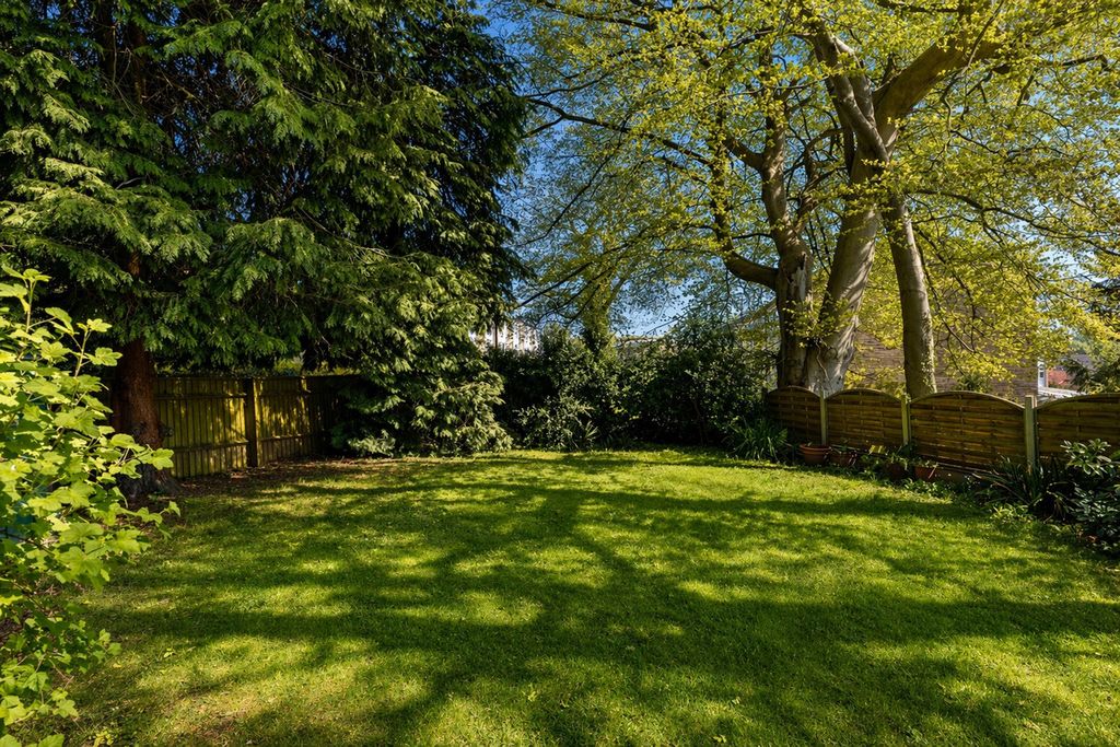 Property photo 2 of 23