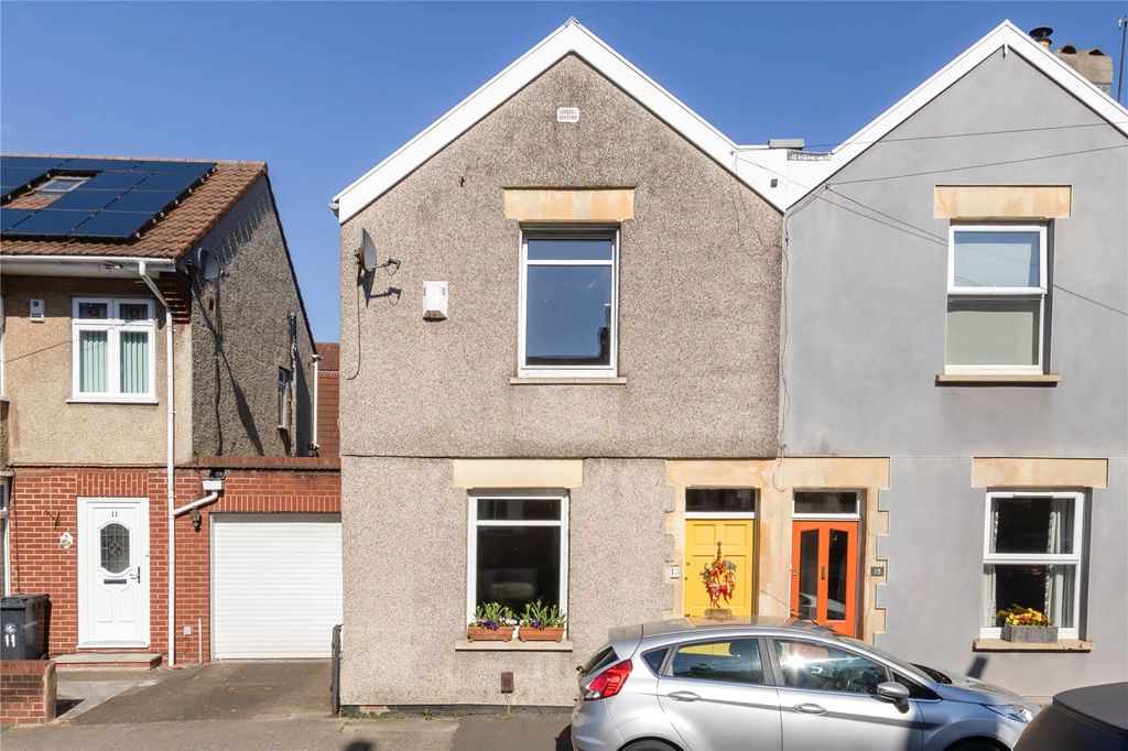 Property photo 2 of 21 Picture No. 13