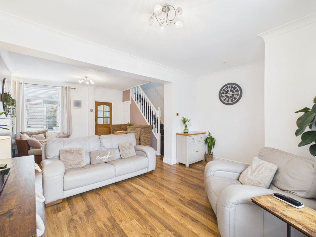 Property photo 2 of 33