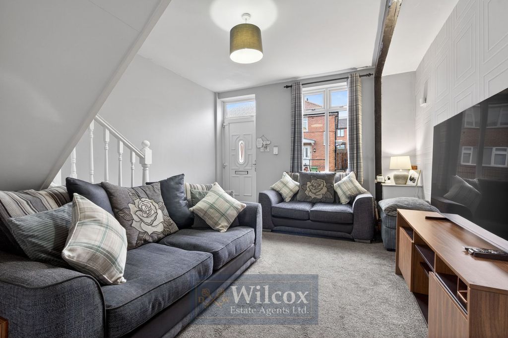 Property photo 2 of 17