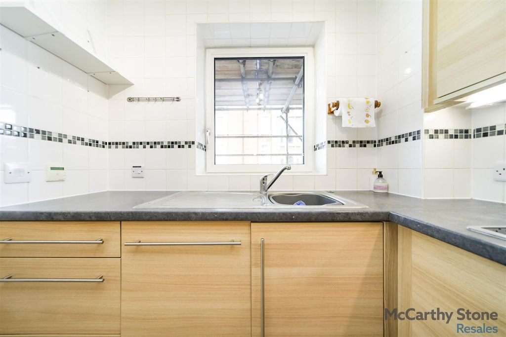 Additional image 9 of 2 bed flat for salePavilion Court, Hamilton Gardens, Felixstowe IP11