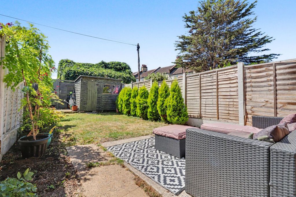 Property photo 2 of 17
