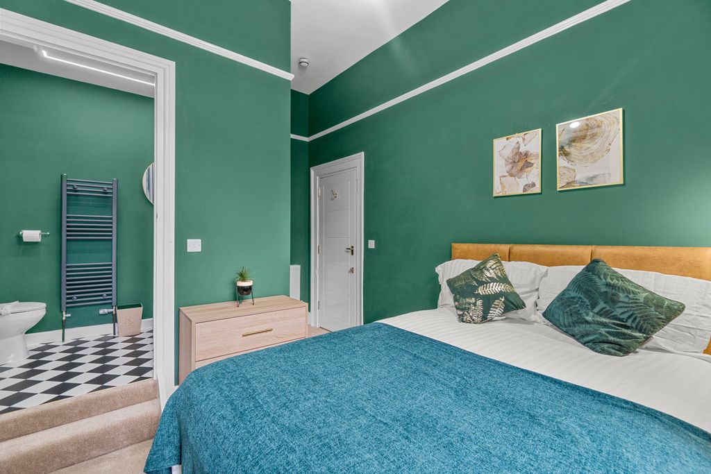 Property photo 1 of 9 0008