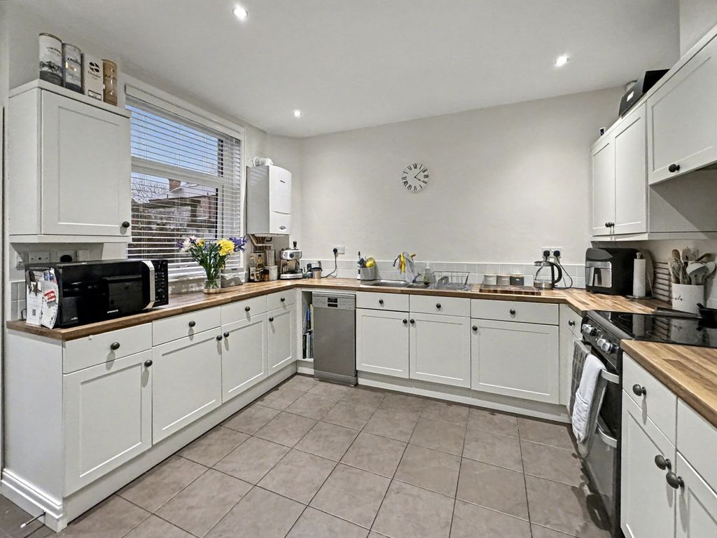 Property photo 3 of 24