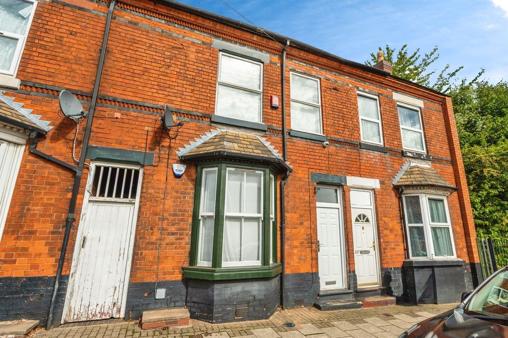 Property photo 1 of 16