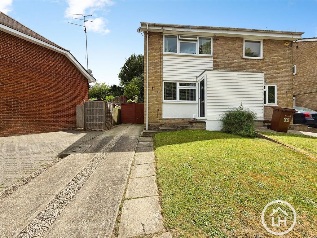 Property photo 1 of 12 External