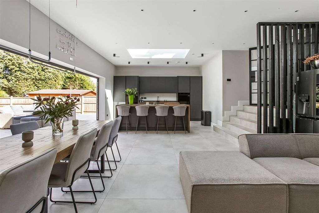 Property photo 2 of 20 Kitchen / Diner