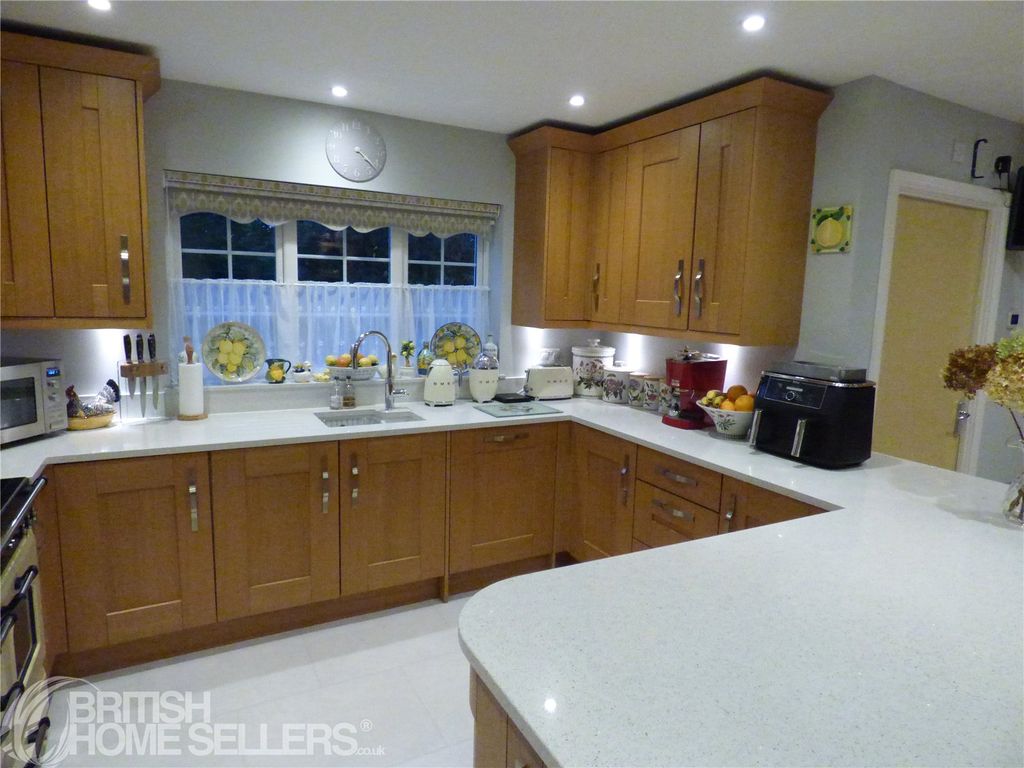 Property photo 3 of 26 Picture No. 30