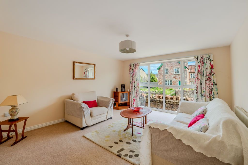 Property photo 2 of 14 Photo 17