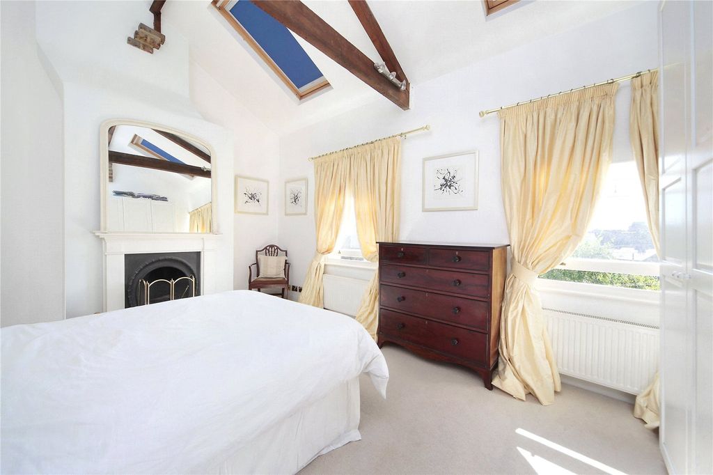 Property photo 3 of 19