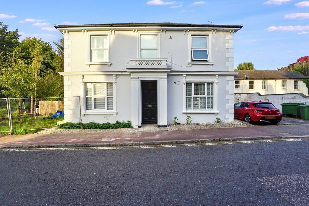 Property photo 1 of 25