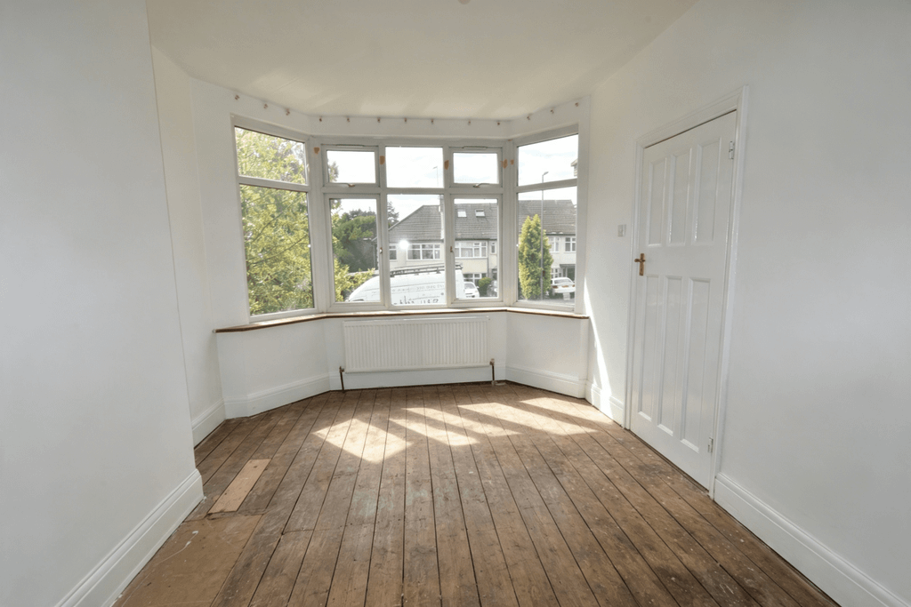 Property photo 3 of 19 Gallery