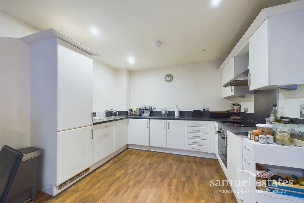 Property photo 3 of 16 Kitchen