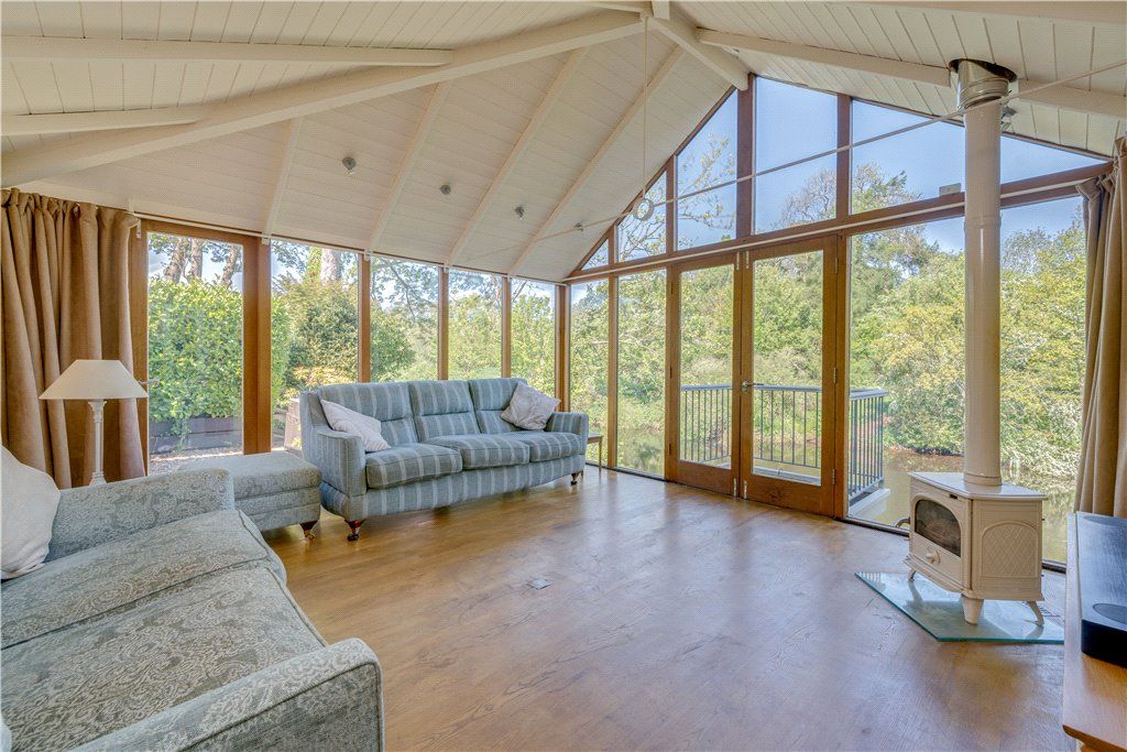 Property photo 3 of 22 Sitting Room