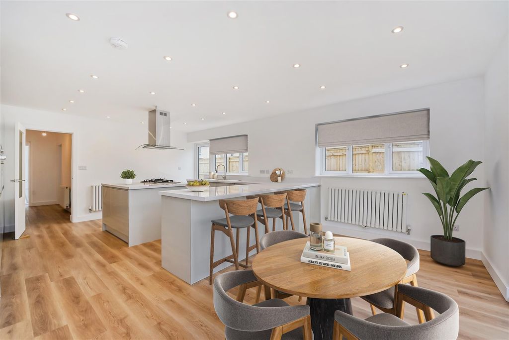 Property photo 3 of 27 Kitchen 2.Jpg