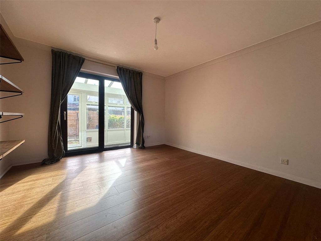 Property photo 2 of 14 Picture No. 09