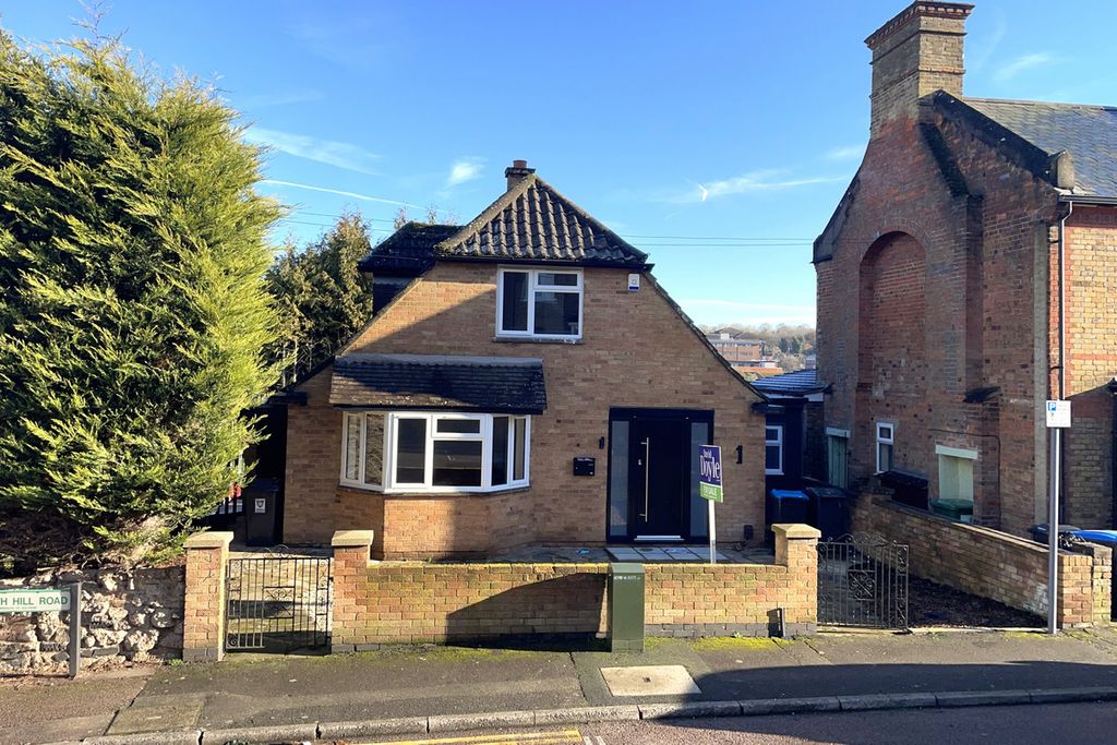 Property photo 1 of 42