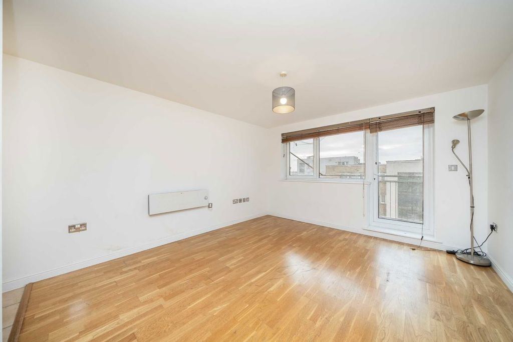 Property photo 2 of 7