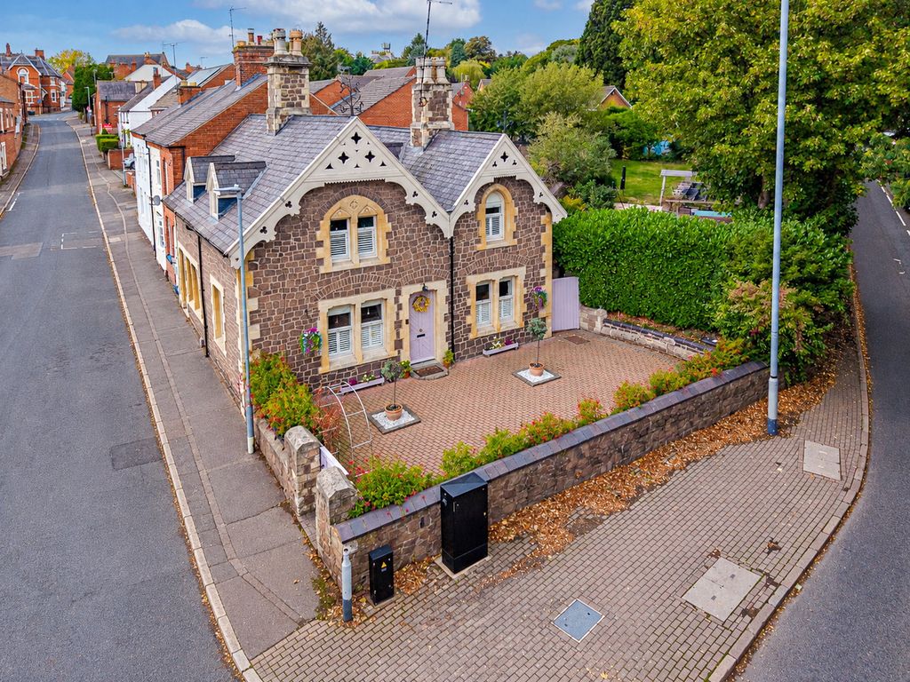 Property photo 1 of 31