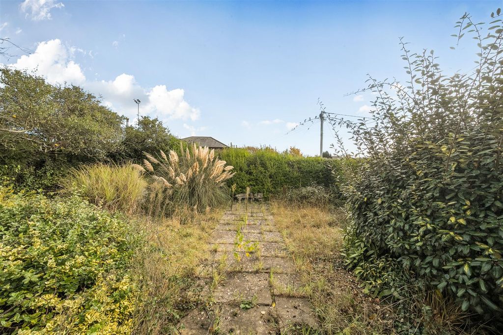 Property photo 2 of 20 1371830-7-68F8Af704c3Fa.Jpg