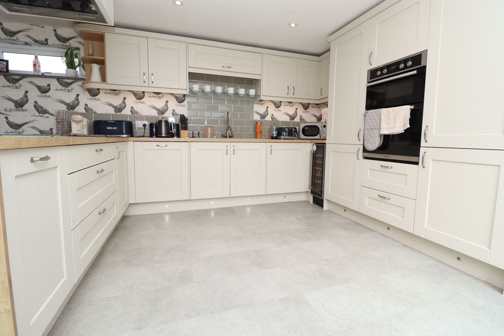 Property photo 3 of 20 Img_7141