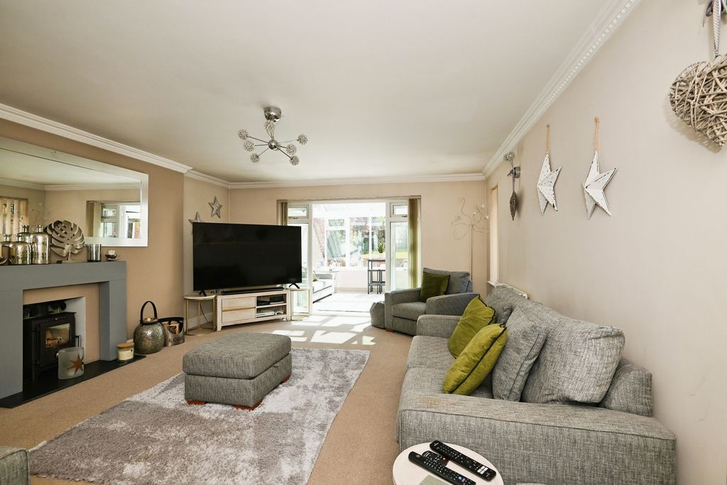 Property photo 3 of 20